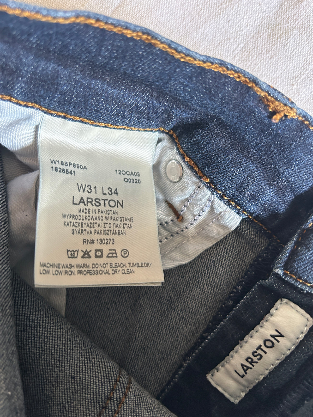 Jean Wrangler Larston – Coupe Slim – Bleu brut – W31 L34
