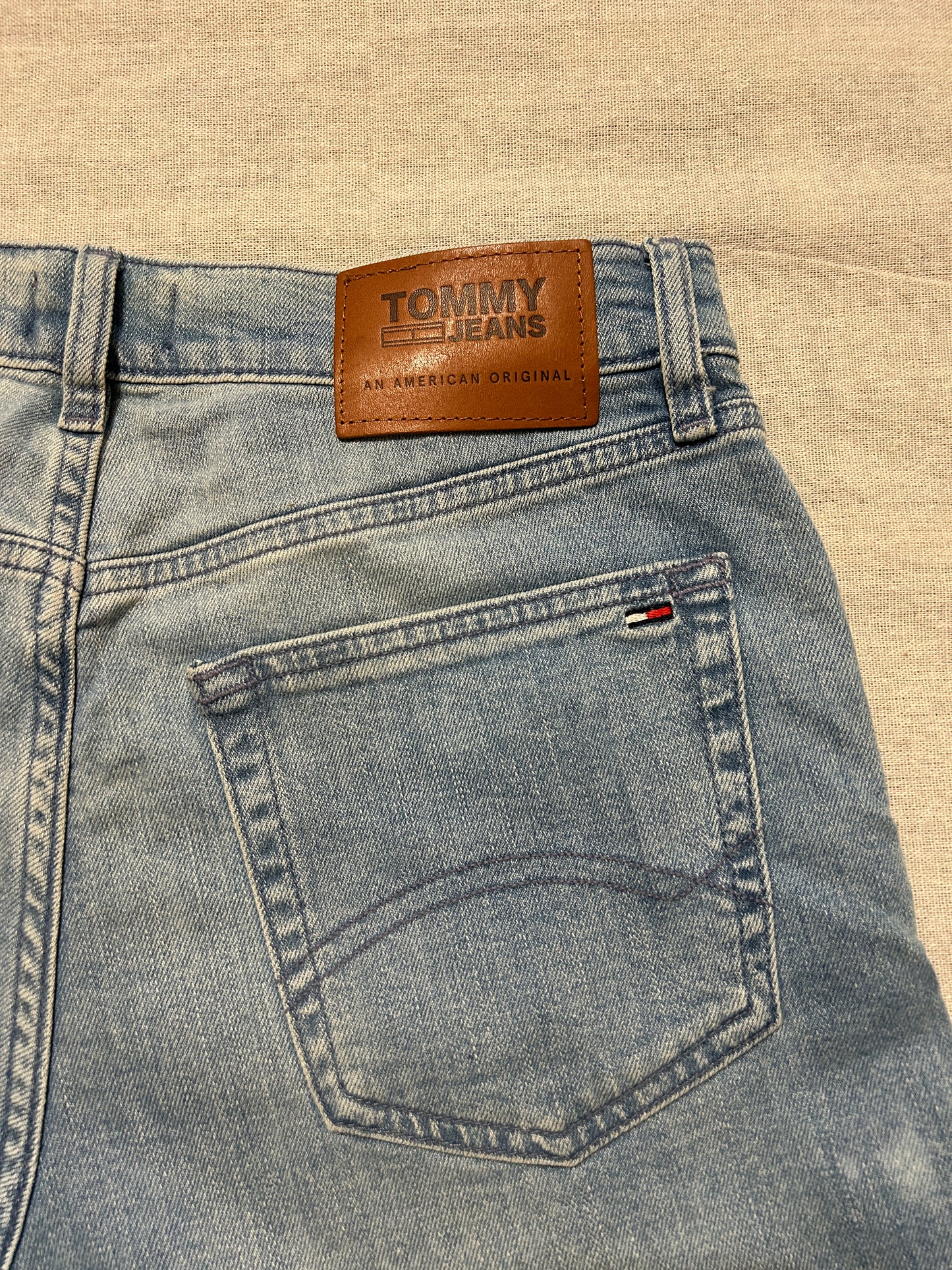 Tommy Jeans – Jean Homme – W30 L36 – Bleu Délavé Clair