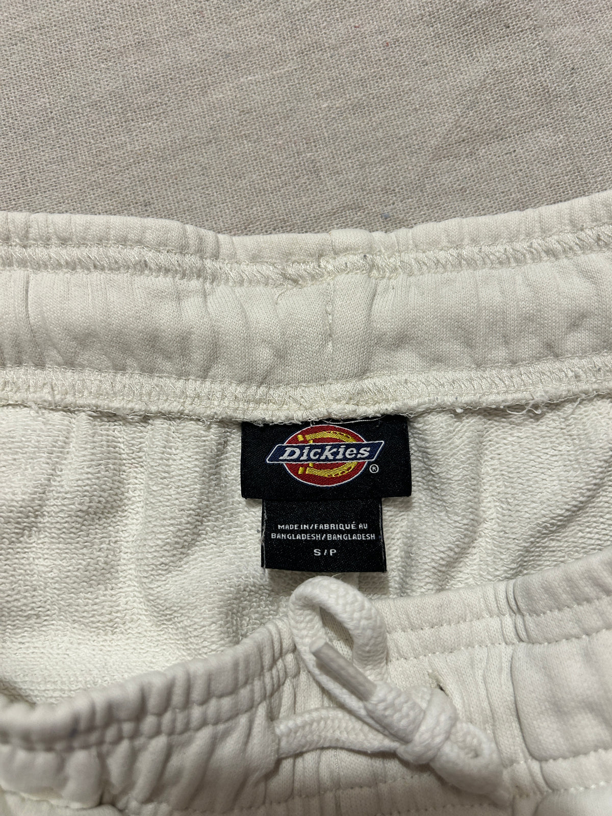 Short Dickies Fleece Homme – Coupe Droite – Blanc Écru – Taille S
