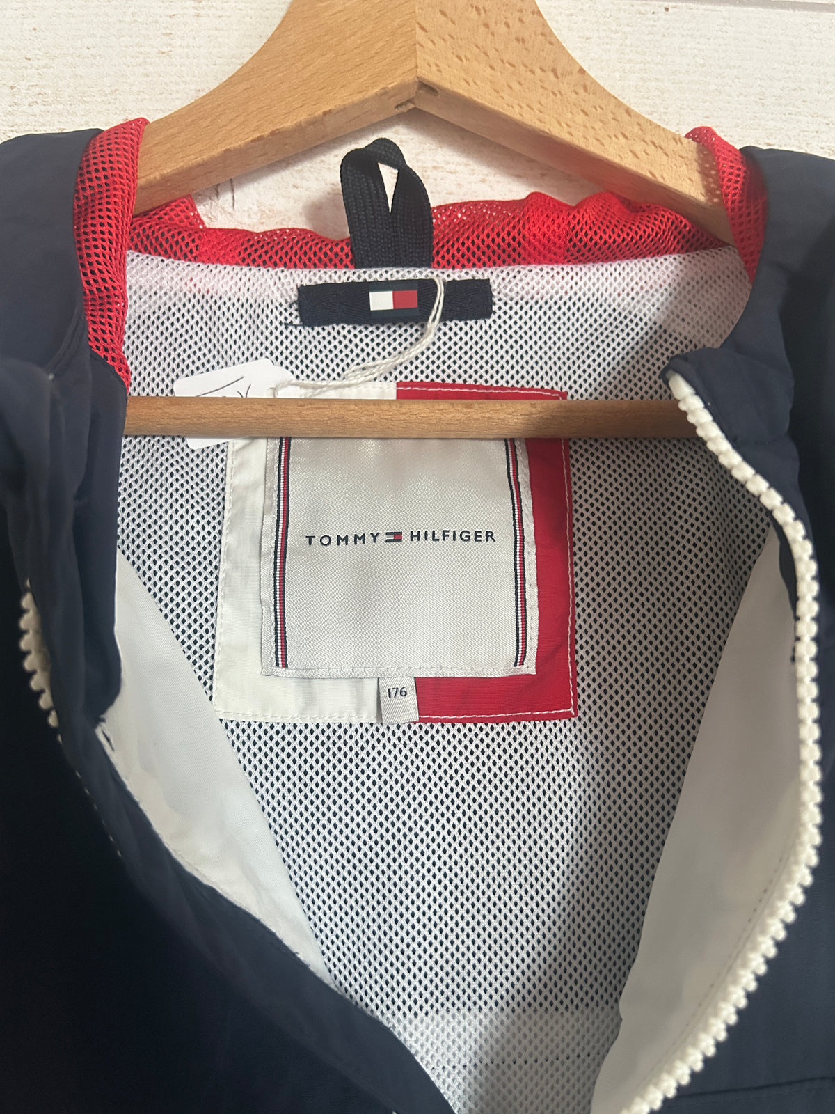 Coupe-vent Tommy Hilfiger à Capuche Homme – Taille XS/S