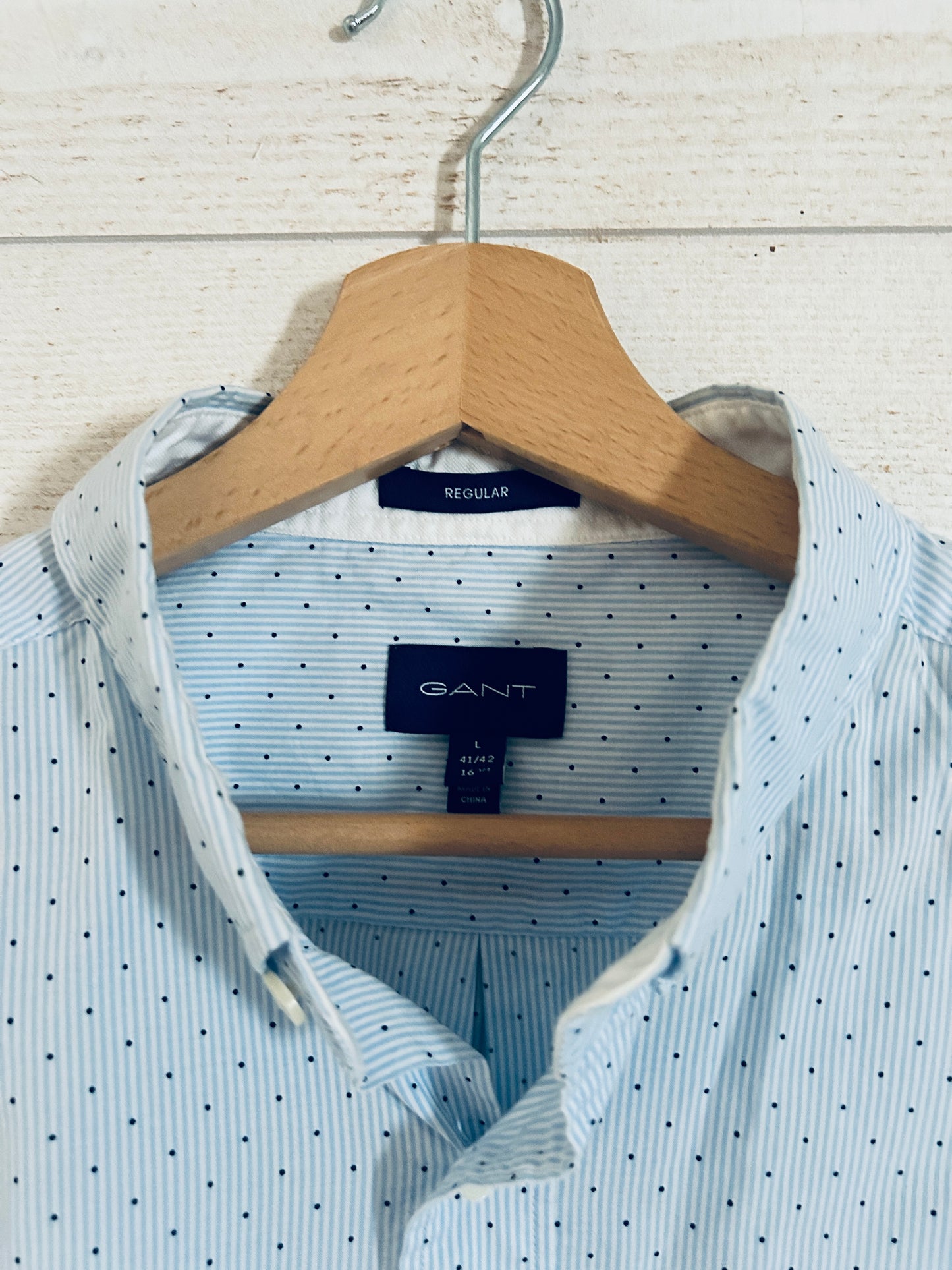 Chemise Regular à Fines Rayures et Pois • GANT • Taille L • Bleu Ciel et Blanc