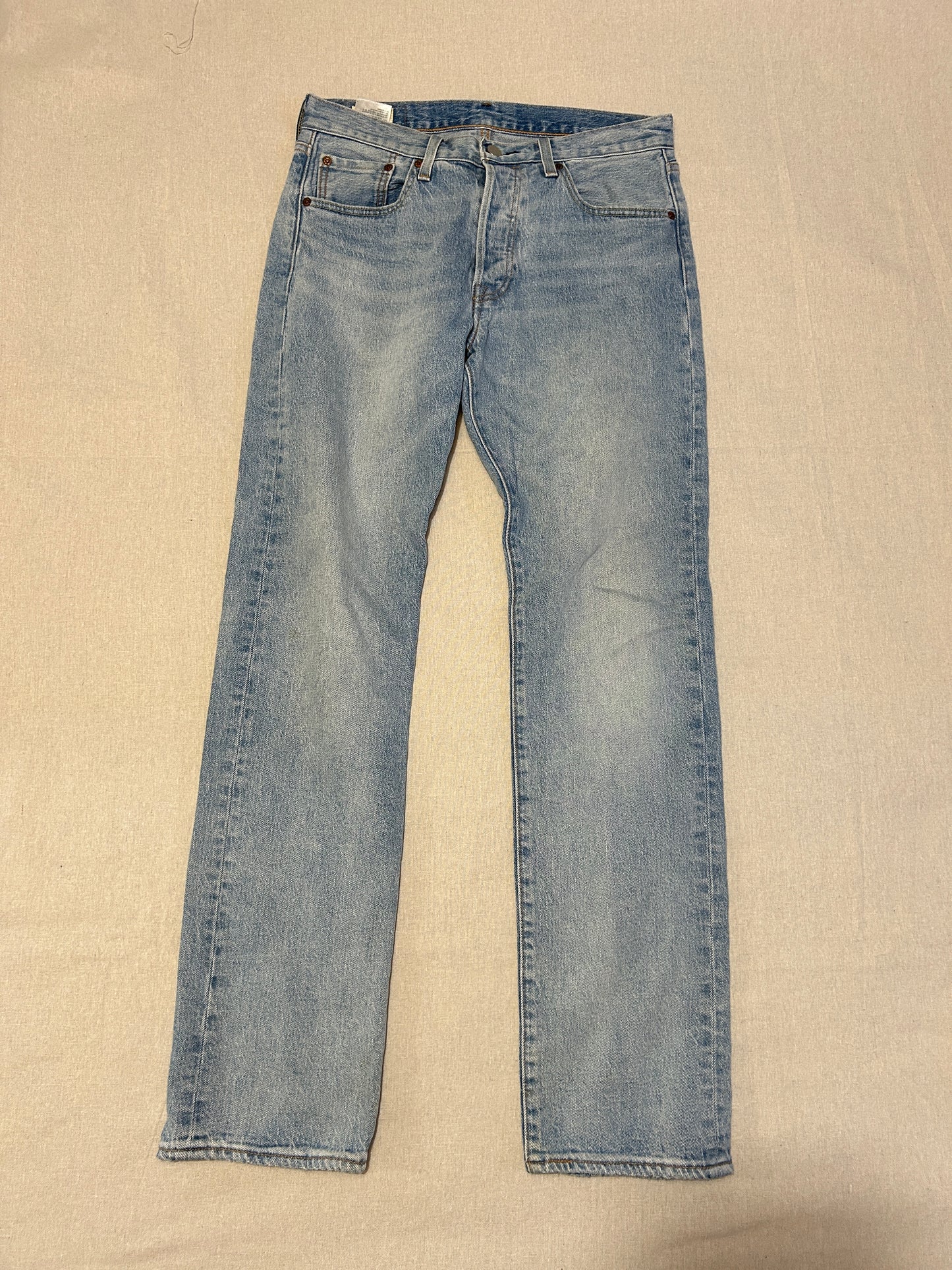 Jean Levi's 501 Original Bleu Clair Délavé Buttons Multicouleurs – Taille W30 L32
