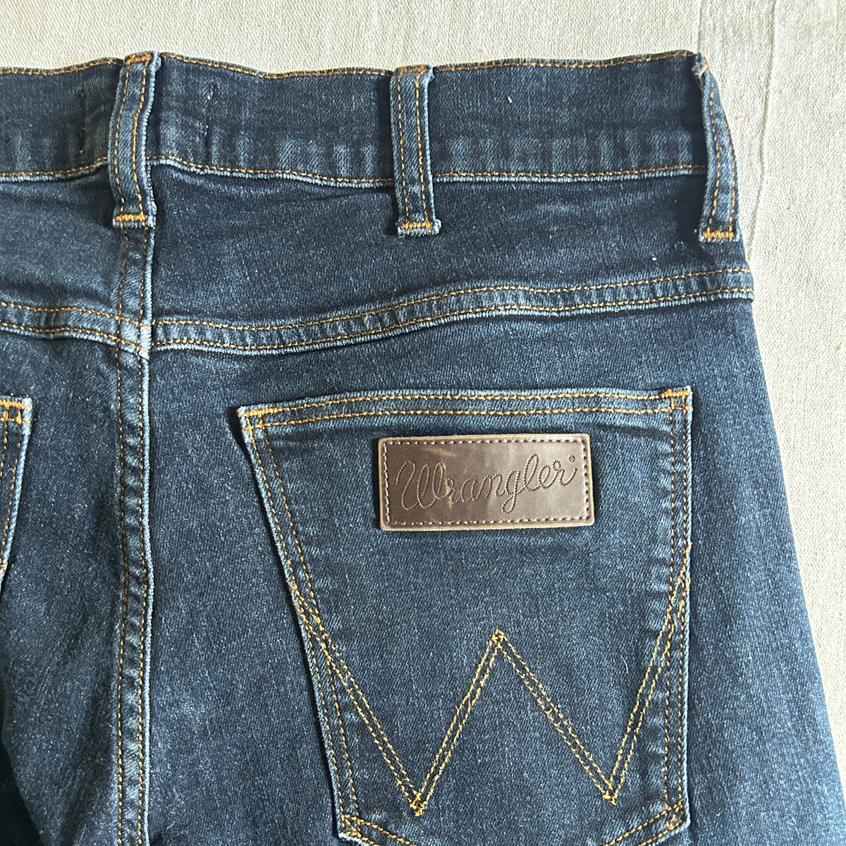 Jean Wrangler Larston – Coupe Slim – Bleu brut – W31 L34