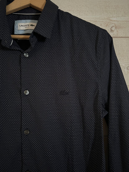 Chemise Micro-Motifs Géométriques Stretch • LACOSTE • Taille FR 38 (S) • Bleu Marine