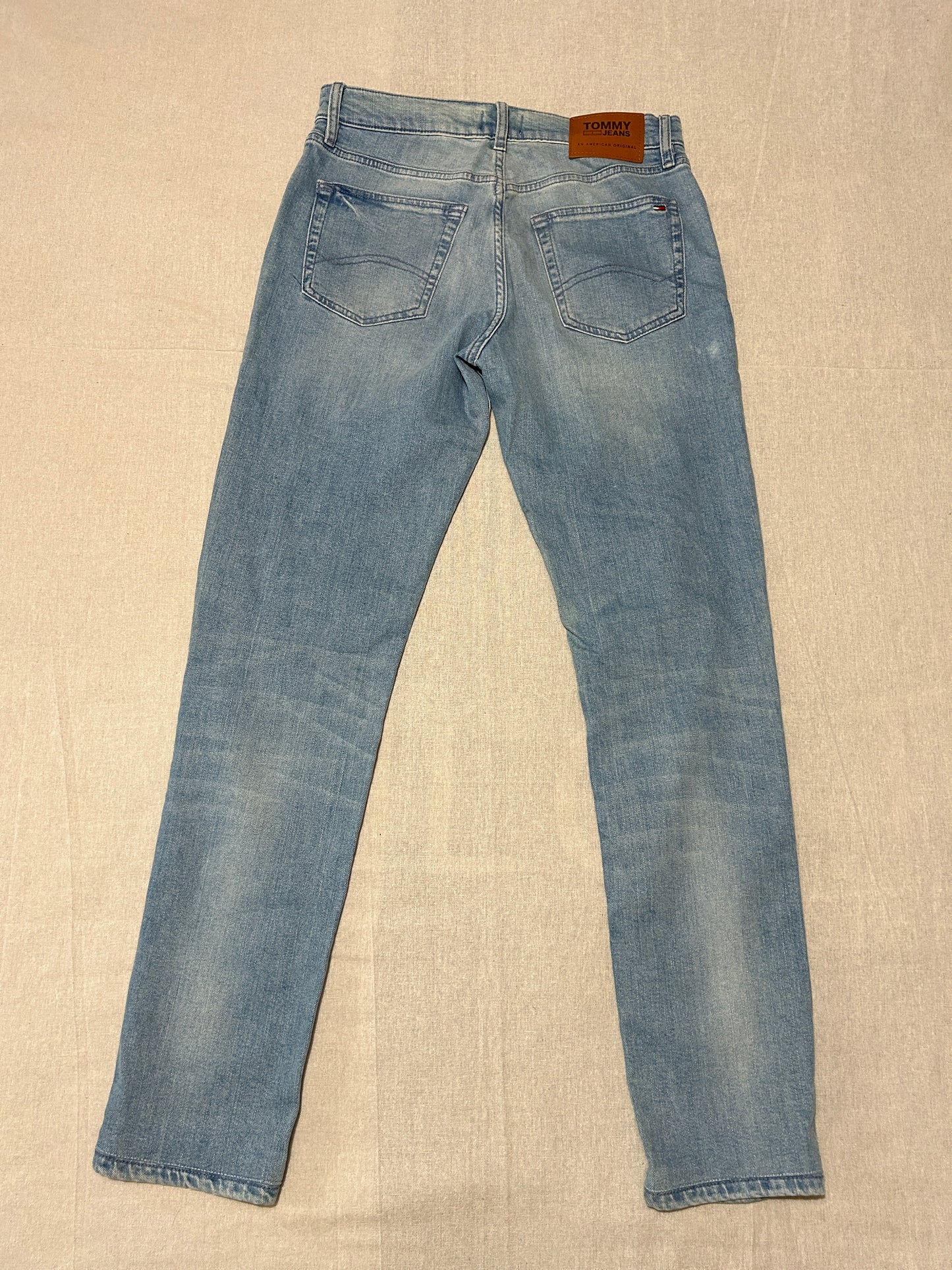 Tommy Jeans – Jean Homme – W30 L36 – Bleu Délavé Clair