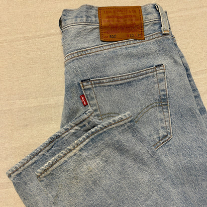 Jean Levi's 501 Original Bleu Clair Délavé Buttons Multicouleurs – Taille W30 L32