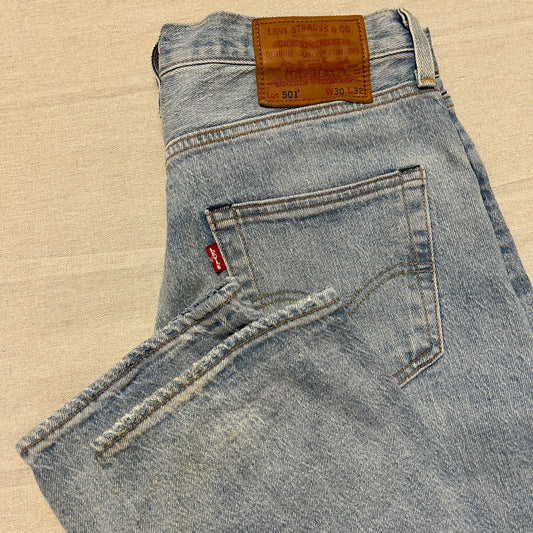 Jean Levi's 501 Original Bleu Clair Délavé Buttons Multicouleurs – Taille W30 L32