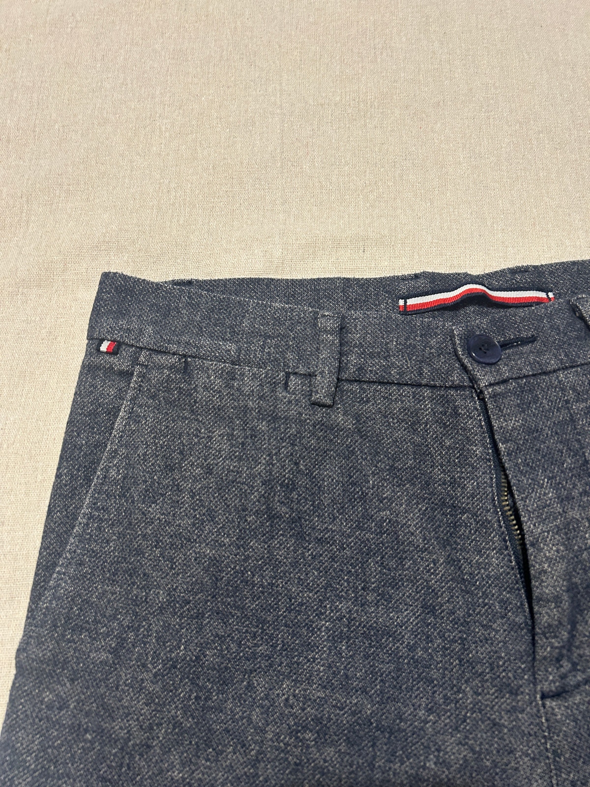 Pantalon Tommy Hilfiger – Chino Bleecker Slim Stretch Homme – W30 L34 – Bleu/Gris
