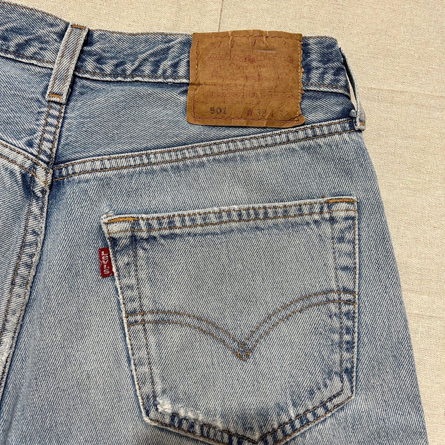 Levi's 501 Homme – Coupe Droite – Bleu Clair Délavé – W32 L32