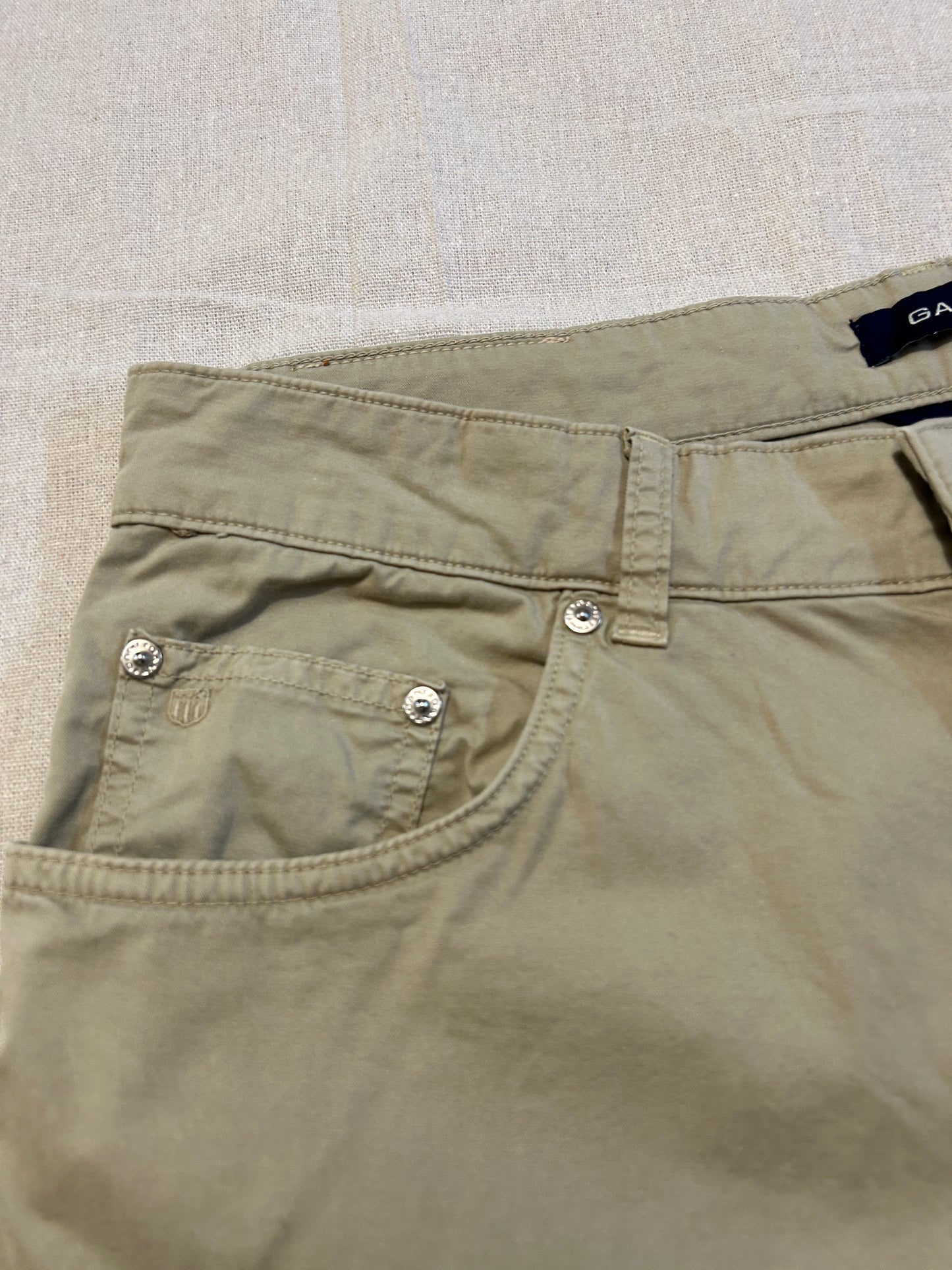 Pantalon Chino Style 5 Poches • GANT • Taille W34/L34 (42/44 FR) • Beige