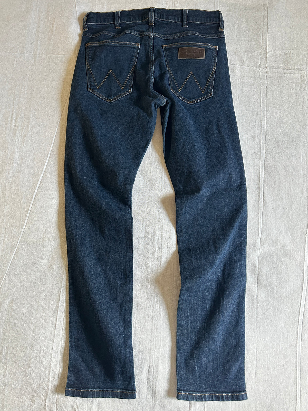Jean Wrangler Larston – Coupe Slim – Bleu brut – W31 L34