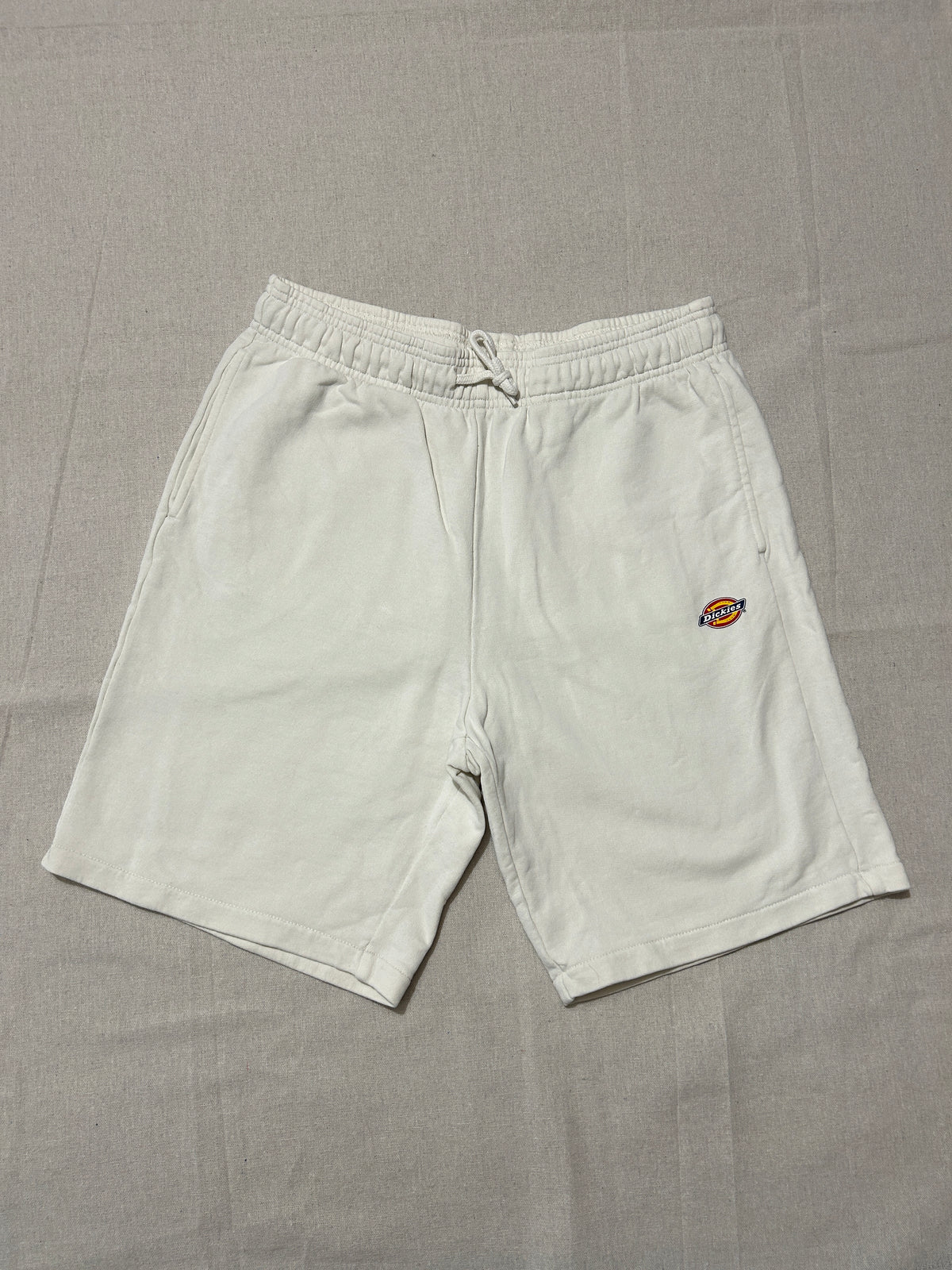 Short Dickies Fleece Homme – Coupe Droite – Blanc Écru – Taille S